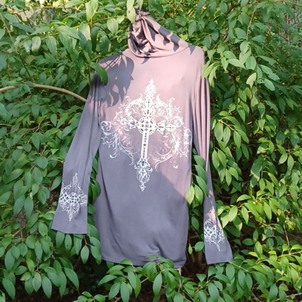 BolBou hooded top.